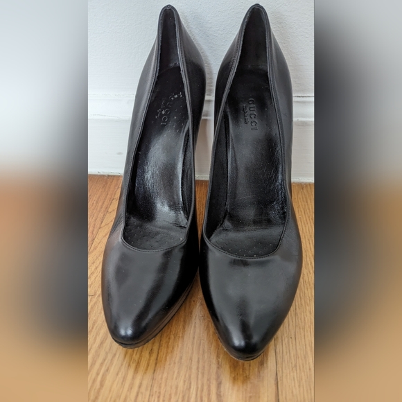 Gucci black leather pumps with bamboo detail on heel 37.5EU or 7.5US - Picture 4 of 6